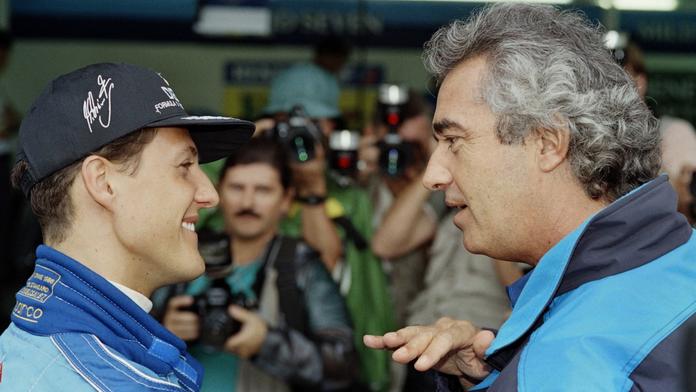 Michael Schumacher (vlevo) a Flavio Briatore při angažmá v týmu Benetton-Renault v roce 1995