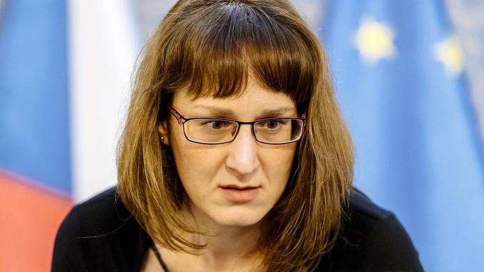 Vláda odvolala hlavní hygieničku. Babiš: Nezvládala svou funkci!