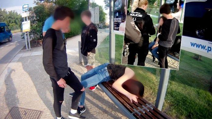 Strážníci objevili v parku opilou dívku, nadýchala téměř 2 promile!