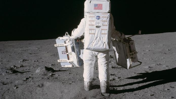 NASA vybrala pro přistání astronautů na Měsíci kosmickou loď od SpaceX