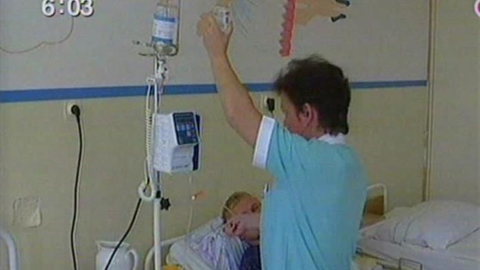 Teenager se polil benzínem a zapálil se