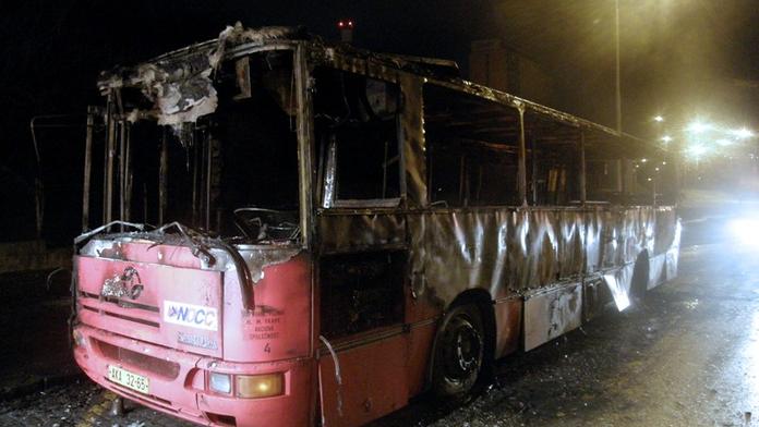 Na Kolínsku v pátek ráno shořel autobus. Naštěstí byl prázdný