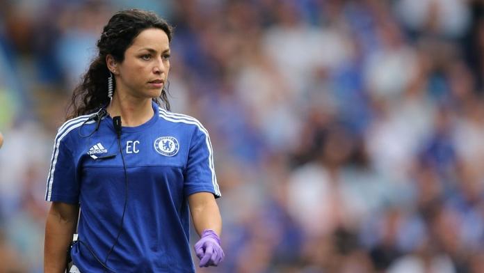 Vrátí se půvabná lékařka do Chelsea? Fanoušci ji prosí na sociálních sítích