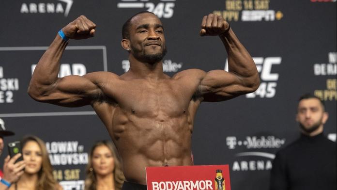 Bojovník UFC byl zatčen krátce před zápasem, u sebe měl i zbraň