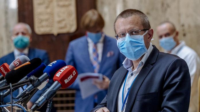 U většiny zemřelých s Covid-19 není virus primární příčinou, tvrdí odborník