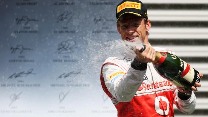 Button předvedl krasojízdu! Start ve Spa přinesl hromadnou nehodu