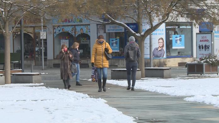 Česko se uzavřelo! Manuál, kam se může, cestovní formuláře UVNITŘ