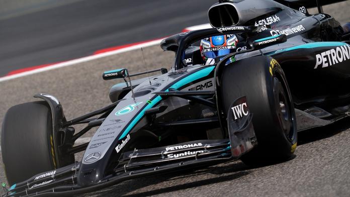 Poslední den testů F1: Nejrychlejší Russell, Antonelli nejlepším nováčkem