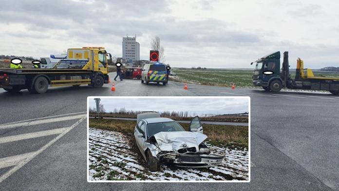 Tragická autonehoda na Kladensku. Osmnáctiletý řidič vyvázl bez zranění