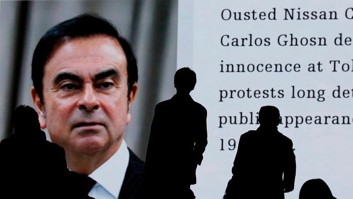 Exšéf Nissanu zůstává v drsné vazbě. Přišili mu další průšvihy