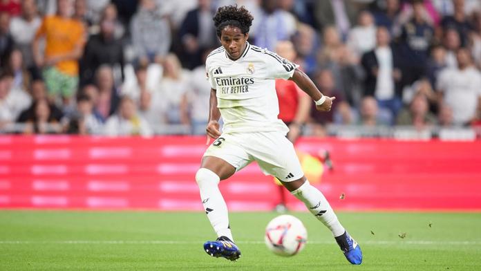 Velká posila i konkurence zároveň. Do Lyonu míří za Čechy hráč Realu Madrid