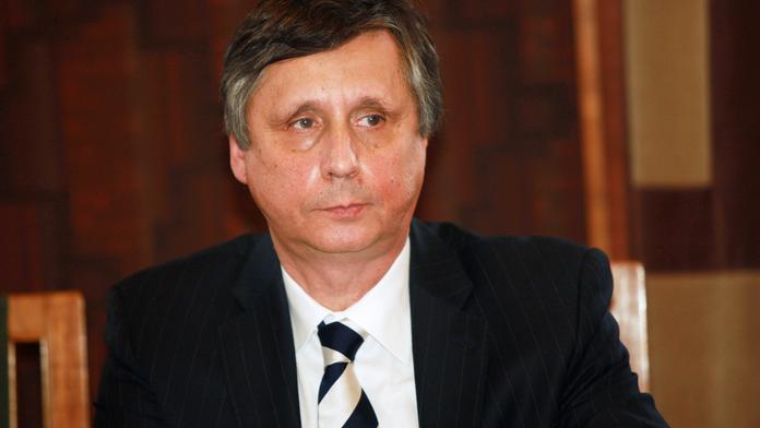 Kandidát na Hrad Jan Fischer: Prezidentský plat snížím o 20 procent