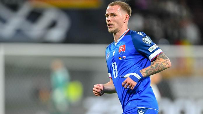 Slovenský fotbalista si prožil peklo. Kvůli válce se schovával doma pod schody