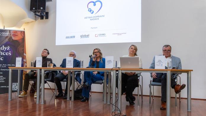 Dětská dopravní nadace letos rozdala 430 000 korun 27 dětem postiženým důsledky dopravních nehod