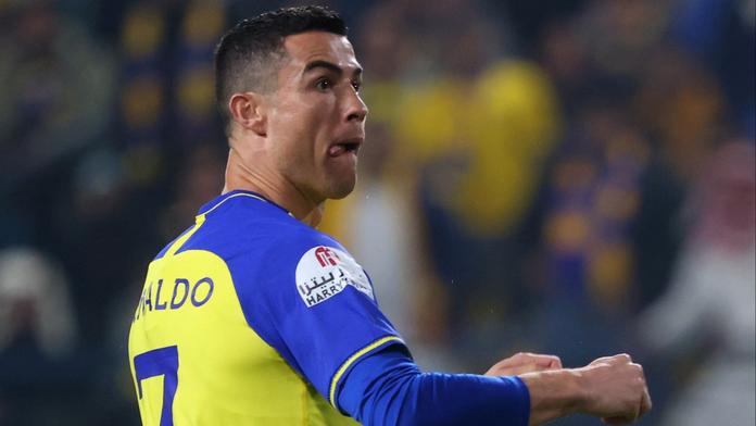 Je to dobrák od kosti. Ronaldo poslal obětem zemětřesení plné letadlo věcí