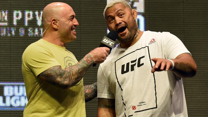 Dejte mi jeho odměnu, vzkazuje Hunt UFC po Lesnarově dopingu