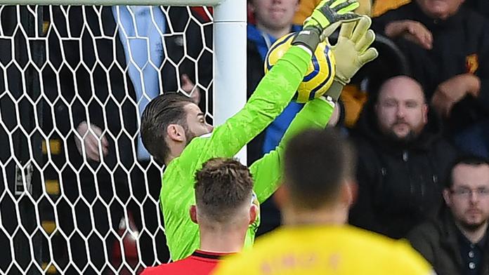 Šílená chyba! Brankáři United se směje celý svět, legenda klubu byla v šoku