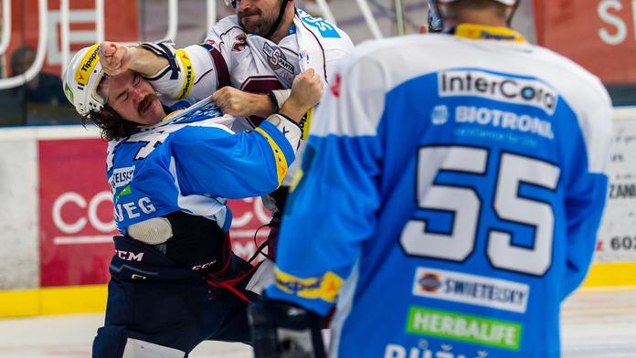 Nenechte si ujít hokejovou extraligu na FANDOVI