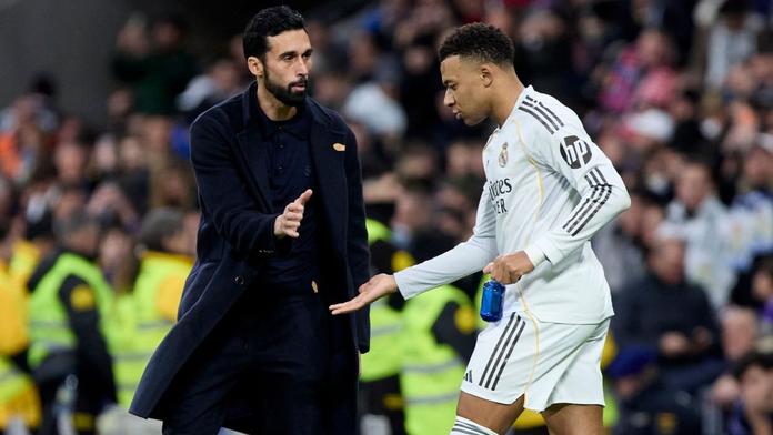 Kouč Realu Madrid Álvaro Arbeloa a Kylian Mbappé