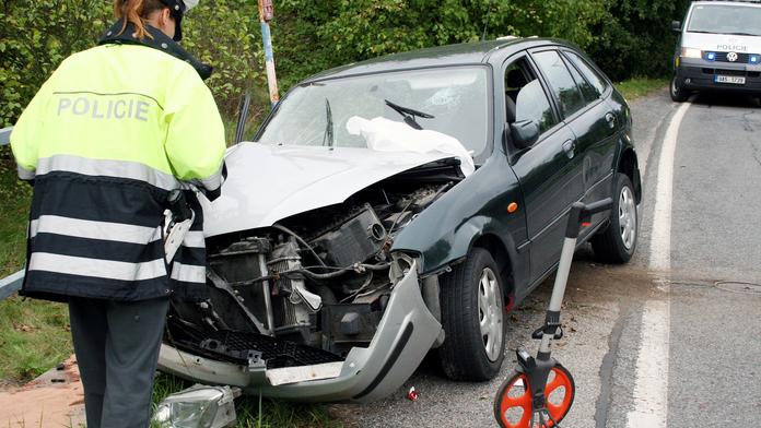 Černý týden na českých silnicích. Při nehodách zemřelo přes 20 lidí