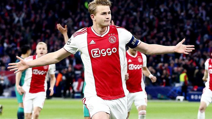 Další megapřestup! Juventus za necelé 2 miliardy koupí stopera Ajaxu