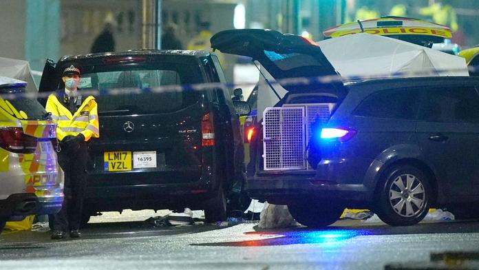 Londýnská policie zastřelila podezřelého muže u královského paláce