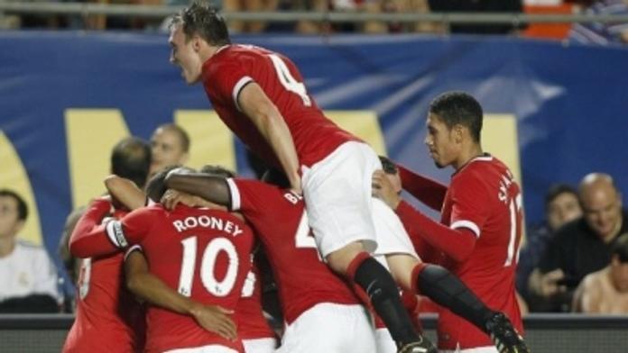 Manchester pod Van Gaalem šlape a první trofej je na světě