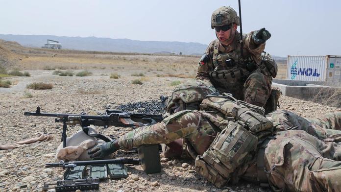 Američtí vojáci opustí Afghánistán později, symbolicky k 11. září