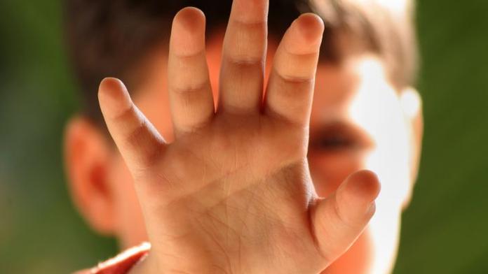 České děti samy šíří svoji dětskou pornografii! Porušují zákon