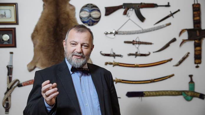 Český diplomat senzací v USA! Zabil krokodýla, bydlí v zoo mrtvol
