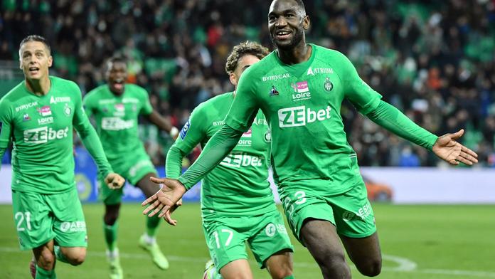 Utkání Ligue 1 ovlivnili fanoušci. Domácí vybojovali bod v nastavení