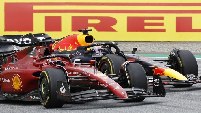 Drama při Velké ceně Rakouska. Sainz skončil v plamenech. Vyhrál Leclerc