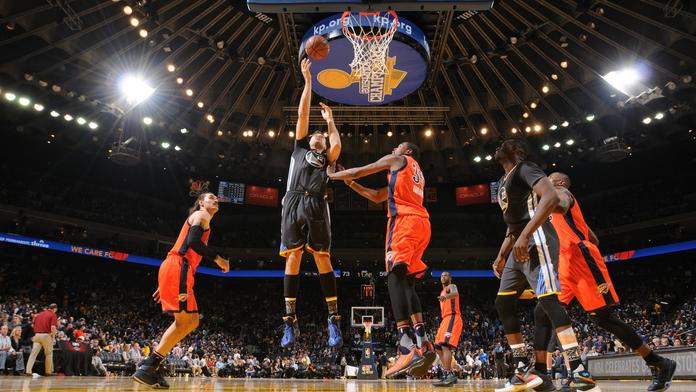 Warriors zdolali dalšího velkého rivala. Teď vyhlíží Jordanův rekord
