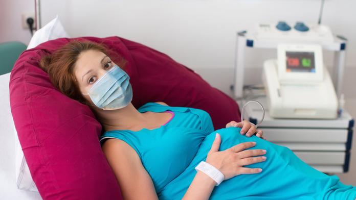 Přibývá budoucích maminek s covidem, nemocnice nabízí vyšetření doma