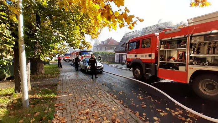 Požár v Praze se podařilo rychle uhasit, hasiči našli mrtvou ženu