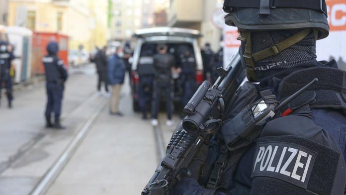 Obří razie v Rakousku! Policie zatkla 30 lidí podezřelých z terorismu