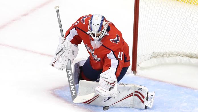 Vaněček dostal tři góly od Rangers, Hertl s Nečasem asistovali