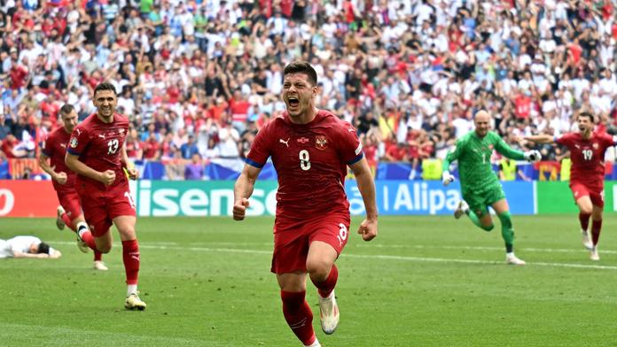 Naděje Srbska na postup žije. Bod proti Slovinsku zachránil v nastavení Jovič