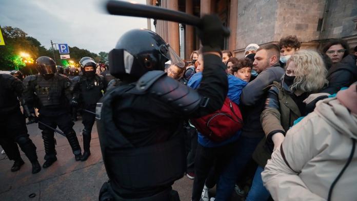 Rusové chystají další protiválečné protesty. Radu jim poslal i Zelenskyj