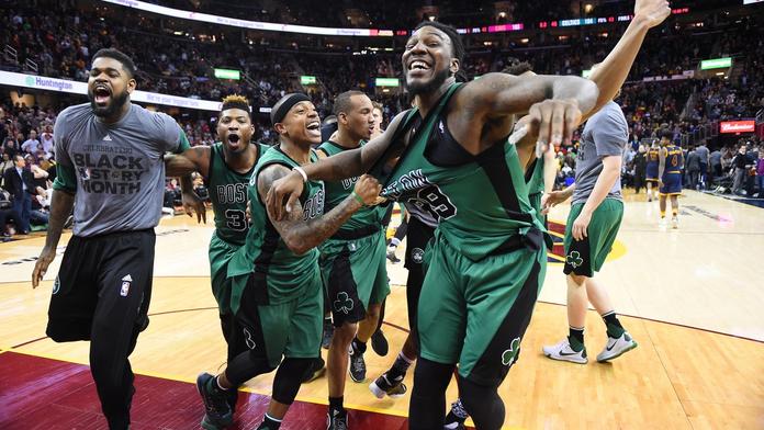 LeBronova třicítka byla málo, Boston udeřil v poslední vteřině