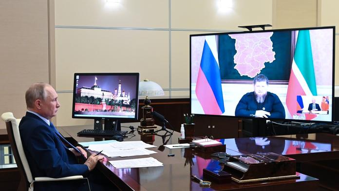 Putinův nejbližší spojenec oznámil konec. Takto reagoval Kreml