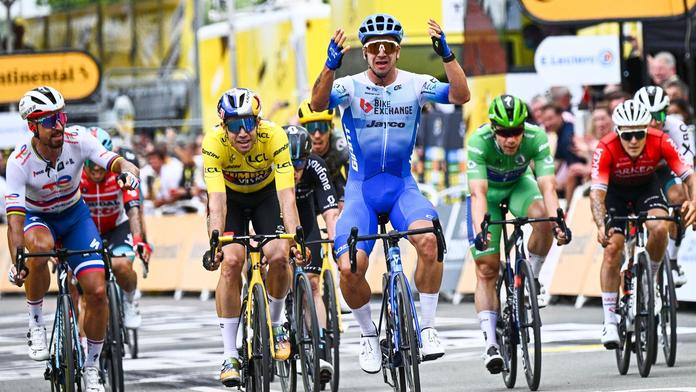 Poslední dánskou etapu Tour vyhrál Groenewegen. Ve žlutém stále van Aert