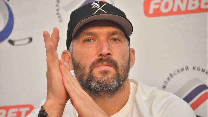 Oslavenec Ovečkin šokoval fanoušky. Na twitter přidal znepokojivou fotku