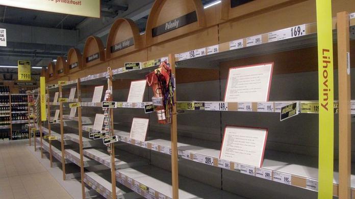 Zkrachujeme, pláčí majitelé barů a chystají žaloby na stát. Ten ale prodělá nejvíc