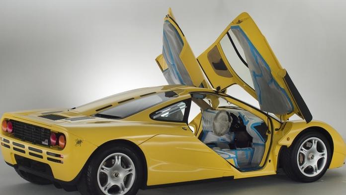 Dvacet let starý McLaren F1 je na prodej, nikdo v něm nikdy neseděl