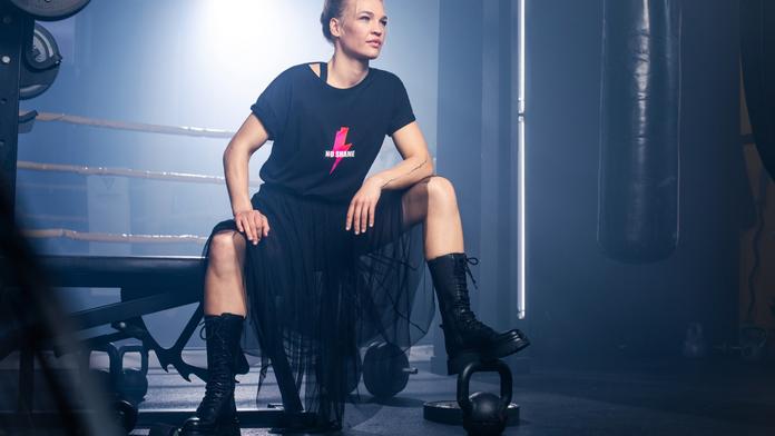 Tváří nové kolekce answear.LAB  „No shame. No fear.” je ukrajinská boxerka Sasha Sidorenko