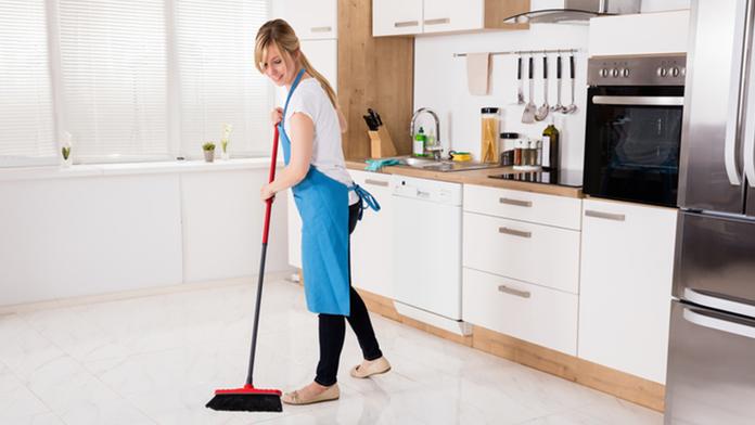 Kvůli úklidu se hádá polovina lidí! Tuto činnost nejvíc nesnášejí