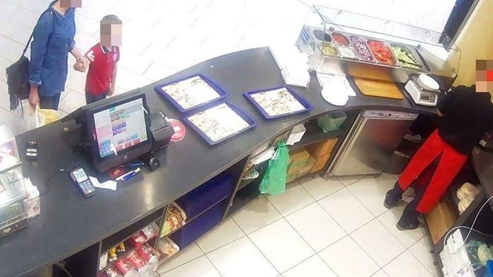 Únos dítěte! Neznámá žena vzala chlapečka (4) z obchodního centra