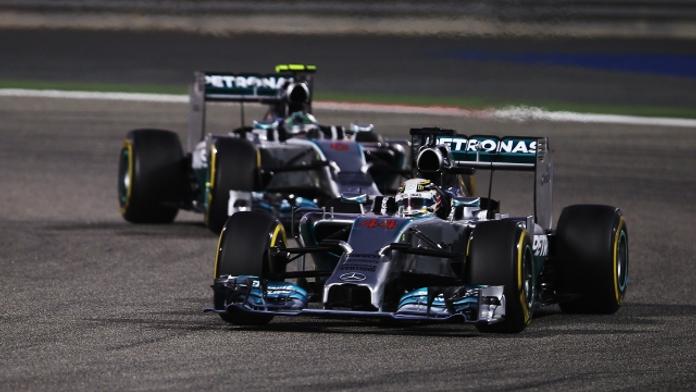ON-LINE: Velkou cenu Bahrajnu F1 vyhrál Hamilton! Stačil mu jen Rosberg