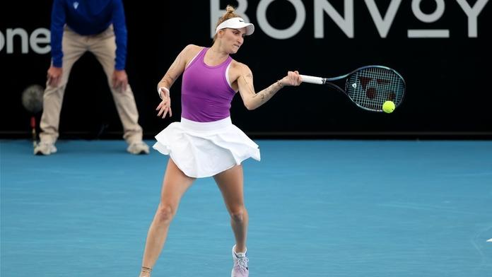 Vondroušová nadělila kanára a jde dál. Soupeřka Muchové se na kurt nevrátila